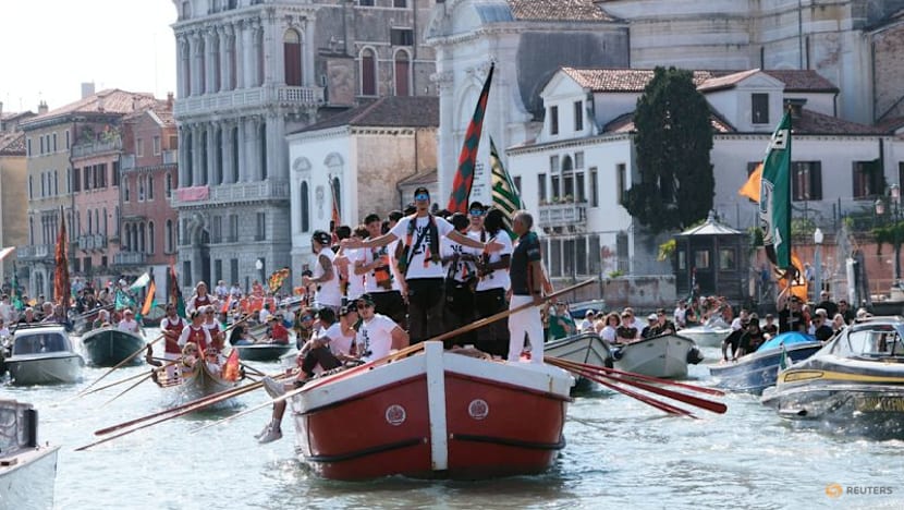 Celebrations in the canals as Venezia set sail for Serie A