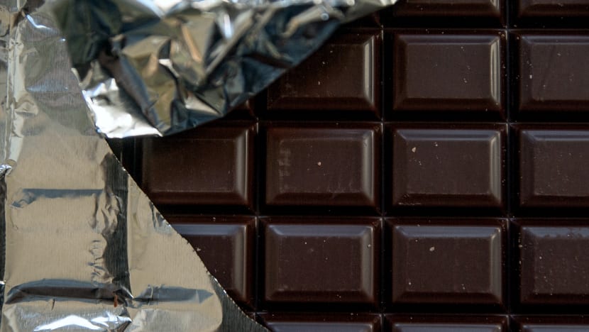 A heart doctor tells why he eats 100g of dark chocolate every week