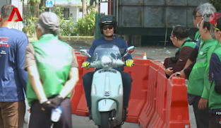 Grab, safety and rider associations launch course for delivery riders 