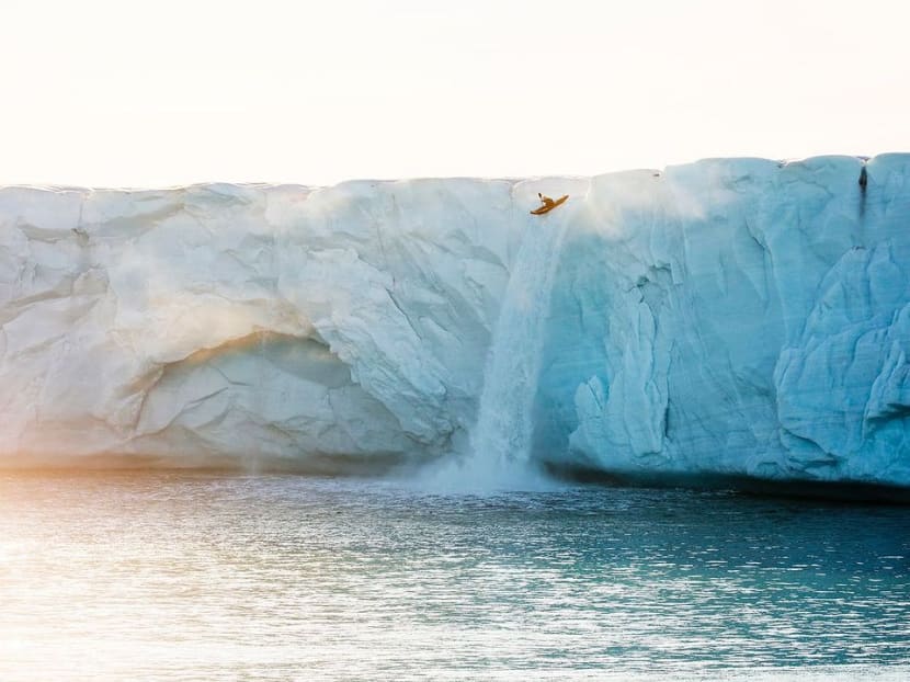 Kayaking-Adventurer completes biggest descent of glacial waterfall