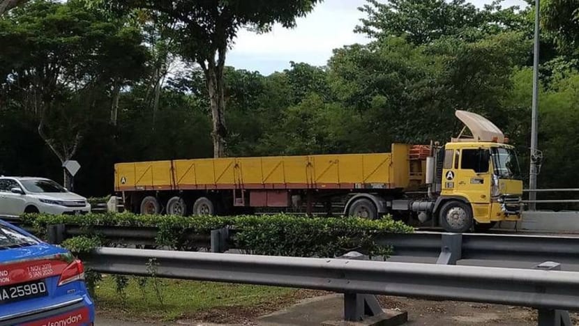 Penunggang motosikal maut dalam kemalangan di Ekspreswe Seletar