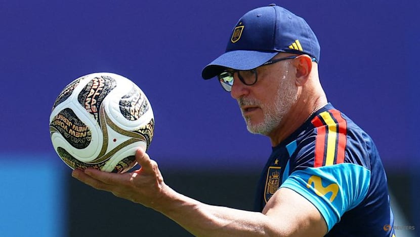 Scaloni faces former tutor De la Fuente in Argentina-Spain World Cup final