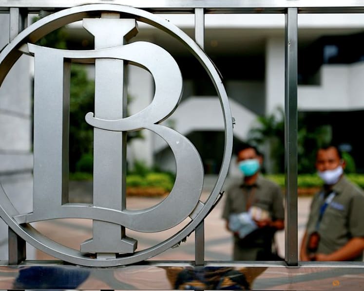 Indonesia central bank keeps rates unchanged amid rupiah weakness 