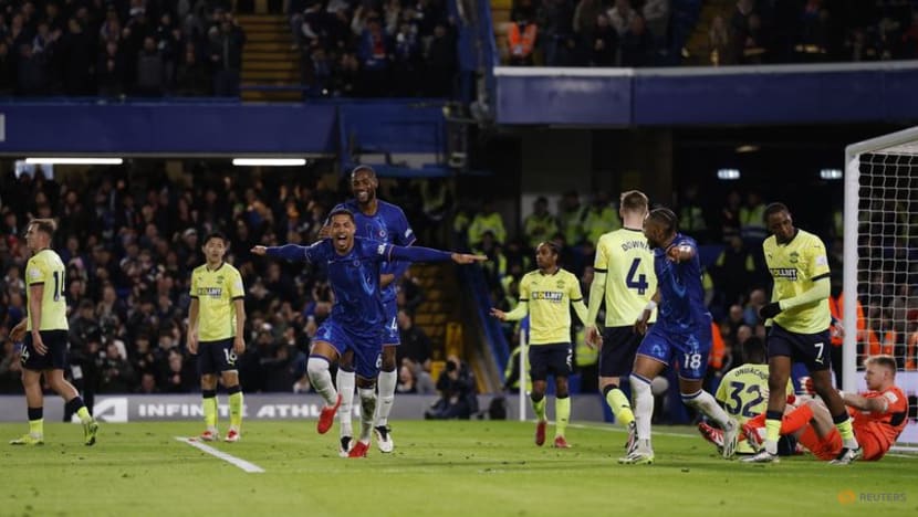 Clinical Chelsea clobber Southampton 4-0 to move up to fourth