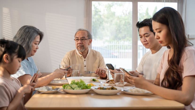 Commentary: ‘Phubbing’ - snubbing your loved ones for your phone can do more damage than you realise Commentary: ‘Phubbing’ - snubbing your loved ones for your phone can do more damage than you realise