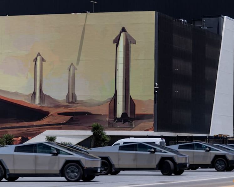 Exclusive-Musk and insiders to retain voting control of SpaceX after IPO, filing shows