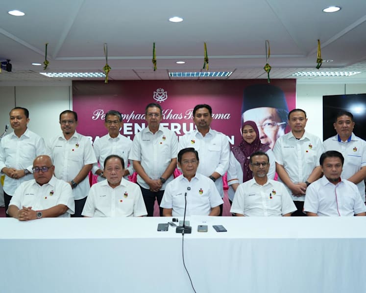 Negeri Sembilan in political turmoil as UMNO pulls support for chief minister over royal row