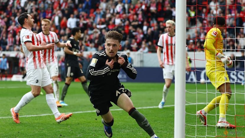 Bayern teenager Karl sidelined with thigh muscle tear