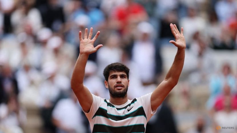 Alcaraz strolls into French Open second round Alcaraz strolls into French Open second round