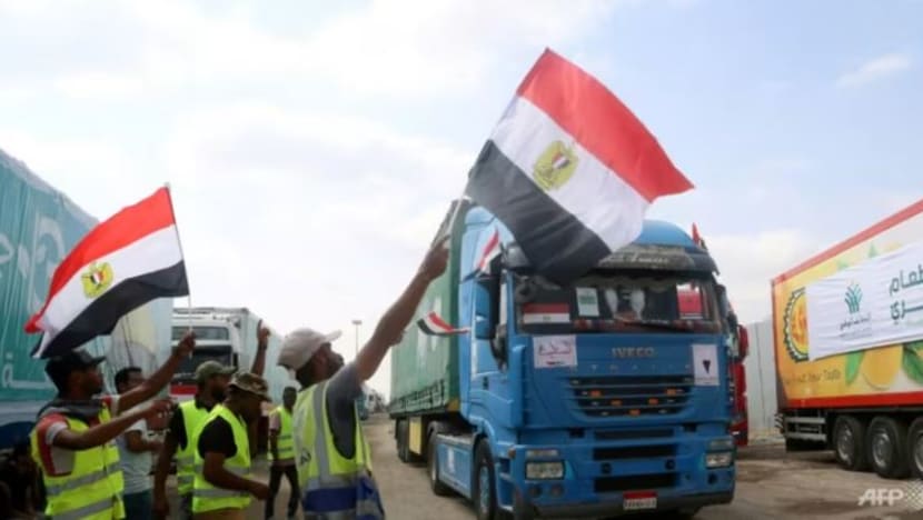 Pegawai SRC di Kaherah bantu selaras bantuan bernilai S$270,000 masuk ke Gaza Pegawai SRC di Kaherah bantu selaras bantuan bernilai S$270,000 masuk ke Gaza