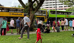 ஜூரோங்கில் 2 பேருந்துகள் மோதல் -  மொத்தம் 44 பேர் மருத்துவமனையில்