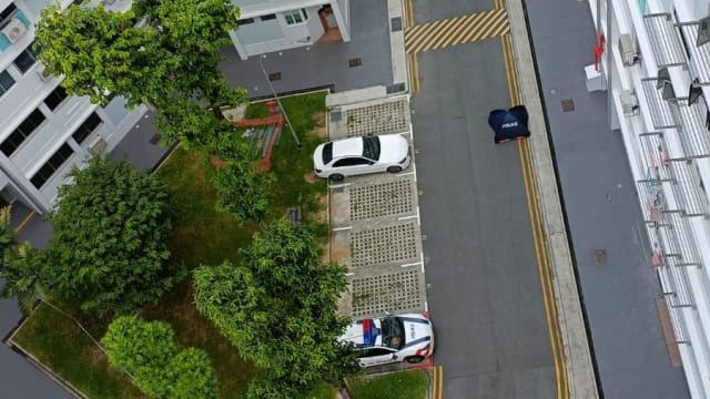 58岁男子倒卧实龙岗组屋底层 警方排除他杀