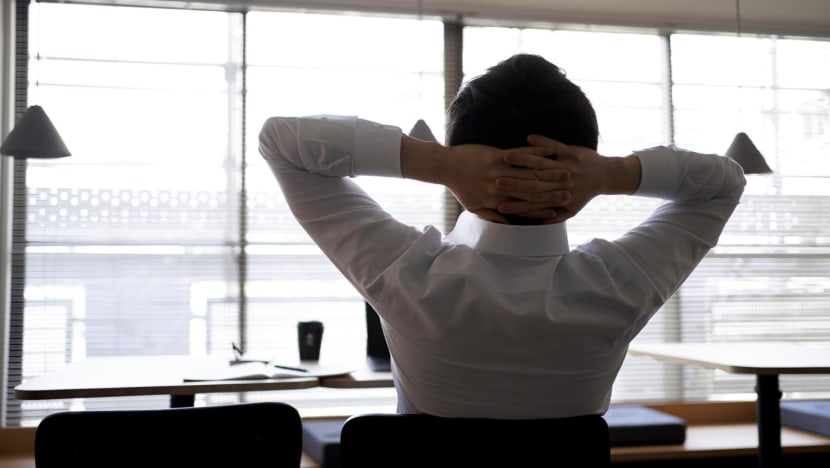 Commentary: Do employees slack off after receiving their bonuses?