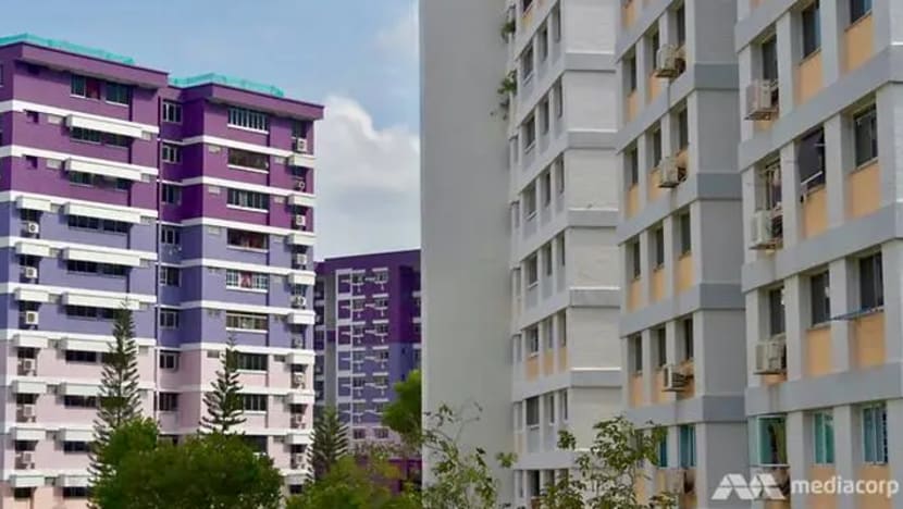 Urus niaga flat HDB naik 30%, harga jualan semula susut sedikit pada suku kedua