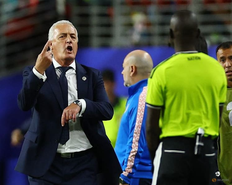 Paraguay coach rails against mandatory cooling breaks, says 'continuity is broken'