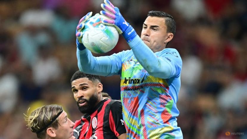 Milan stumble out of the blocks with defeat to Cremonese