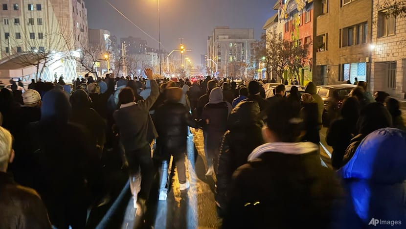 Iranian students chant anti-government slogans, as US threats loom