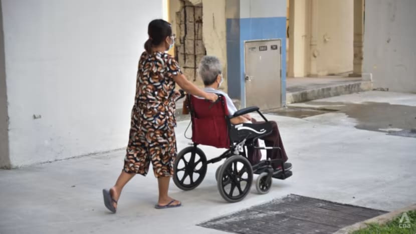 SingHealth gesa latihan sesuai sedang lebih ramai keluarga gajikan pembantu rumah jaga warga emas