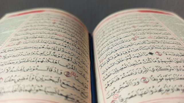 Viral dua wanita di Lebak injak Al Quran saat bersumpah, apa motifnya?