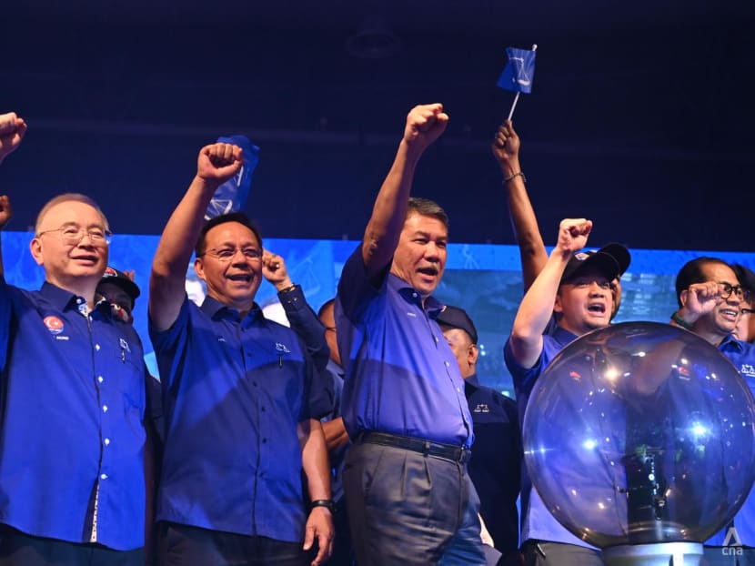 Barisan Nasional targets 20 out of 26 parliamentary seats in Johor for Malaysia's GE15 Barisan Nasional targets 20 out of 26 parliamentary seats in Johor for Malaysia's GE15