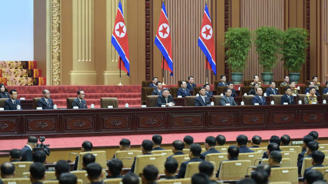金正恩首次出席宪法颁布纪念活动 宣称结束美国对平壤核攻击威胁