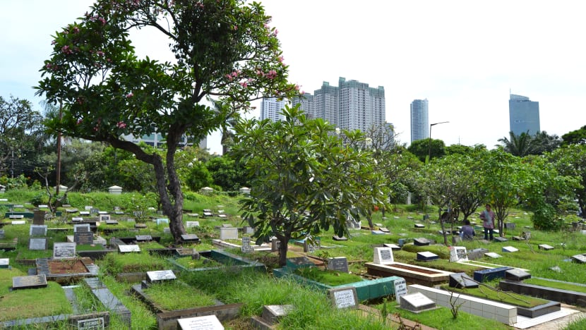 ‘Indah dan bernilai budaya’: Komunitas Indonesia Graveyard gali sejarah di makam-makam tua ‘Indah dan bernilai budaya’: Komunitas Indonesia Graveyard gali sejarah di makam-makam tua