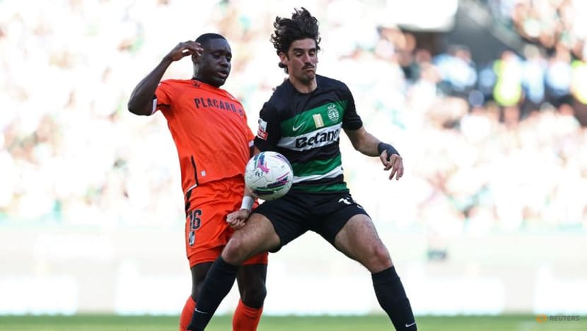 Sporting beat Vitoria to clinch Portuguese title