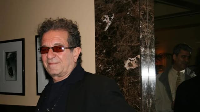 国际名导惊传与妻陈尸家中！警方证实遭谋杀