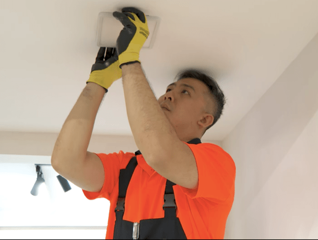 前线追踪 | 维修不求人！他拍片教你DIY