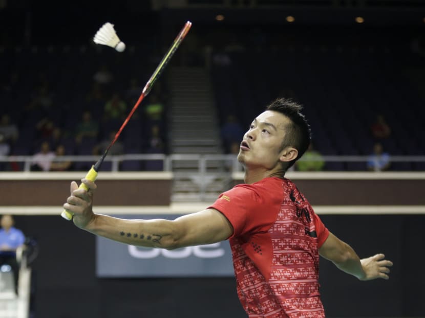 China’s Lin Dan entertained fans at Singapore Indoor Stadium yesterday, en route to victory in the first round of the men’s singles. Photo: Wee Teck Hian
