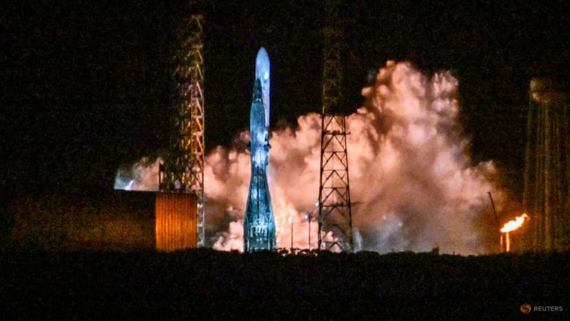 Bezos' Blue Origin reaches orbit in first New Glenn launch, misses booster landing Bezos' Blue Origin reaches orbit in first New Glenn launch, misses booster landing