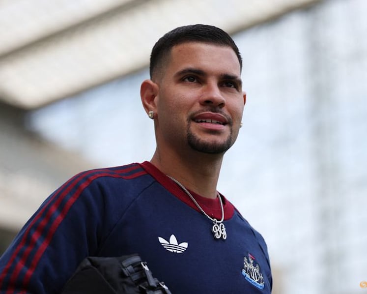 Arsenal agree £75 million deal to sign Newcastle's Guimaraes - reports
