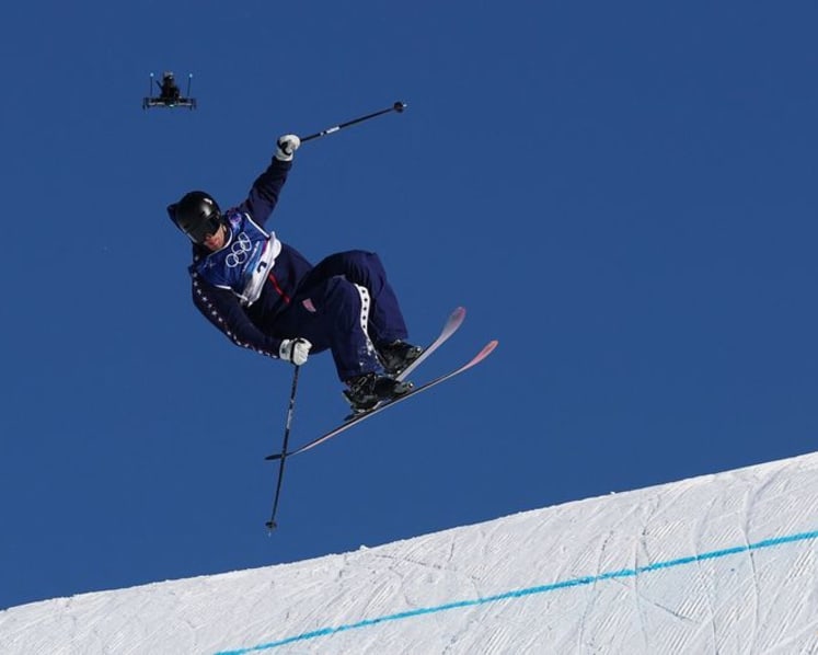 Freestyle-Defending champion Hall advances to slopestyle final