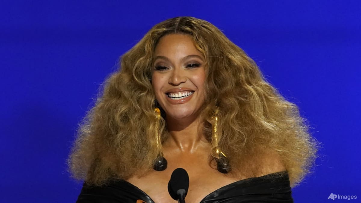 Beyonce delays big announcement amid Los Angeles wildfires - CNA Lifestyle