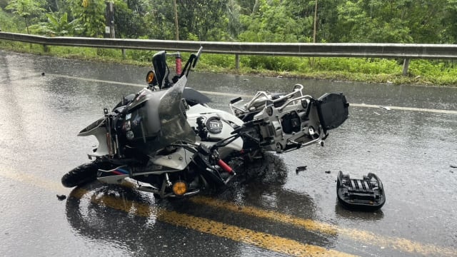 狮城男骑摩托游泰国 疑雨天路滑翻车丧命