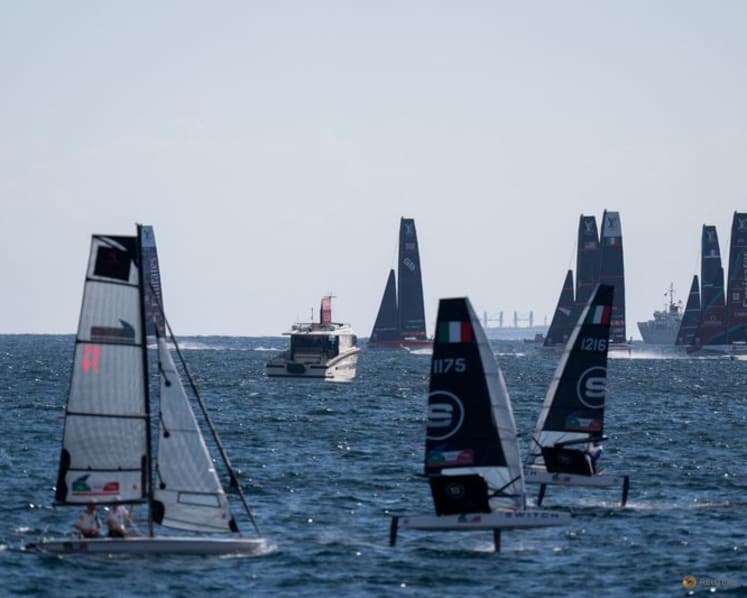 Sailing-America's Cup crews in run-up regatta