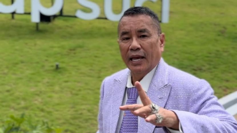 Hotman Paris drop digigit berang-berang, dirawat di RS mewah Singapura Rp195 juta semalam Hotman Paris drop digigit berang-berang, dirawat di RS mewah Singapura Rp195 juta semalam