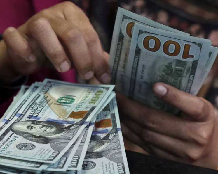US dollar eases as recent rally loses steam