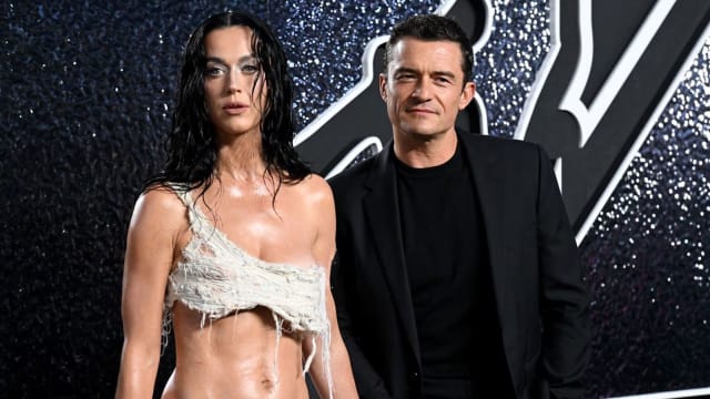 Katy Perry惊传9年情断！演唱会含泪唱分手歌，疑暗示与Orlando Bloom玩完！