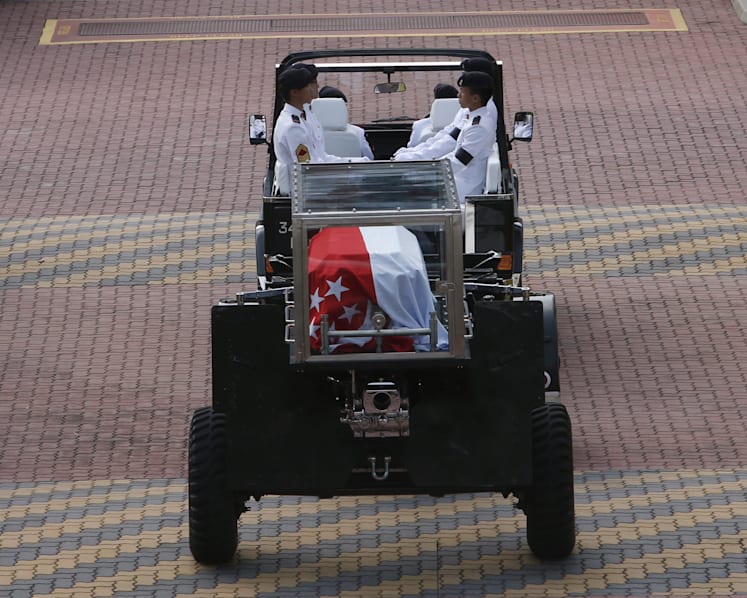 Loyal staff give Mr Lee Kuan Yew final send-off