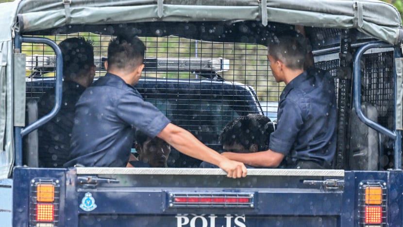 Sindiket pemalsuan kad UNHCR didalangi lelaki Rohingya di Kelantan ditumpaskan Sindiket pemalsuan kad UNHCR didalangi lelaki Rohingya di Kelantan ditumpaskan
