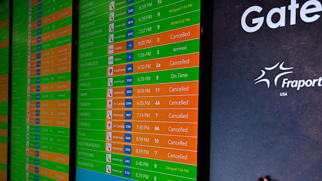 美国受特大冬季风暴影响 23万人断电逾万航班停飞