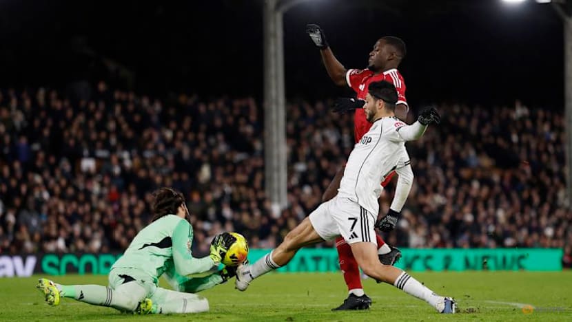 Reed's late screamer earns Fulham point in hectic 2-2 draw with Liverpool