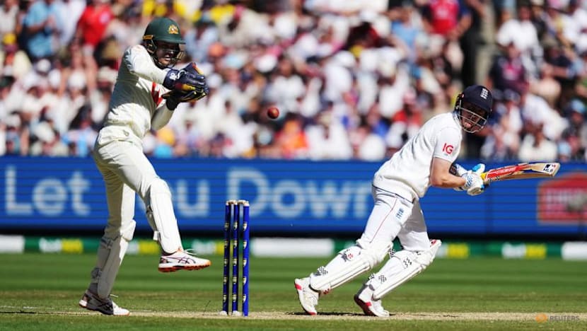 Curator 'shocked' by Melbourne pitch performance in Ashes