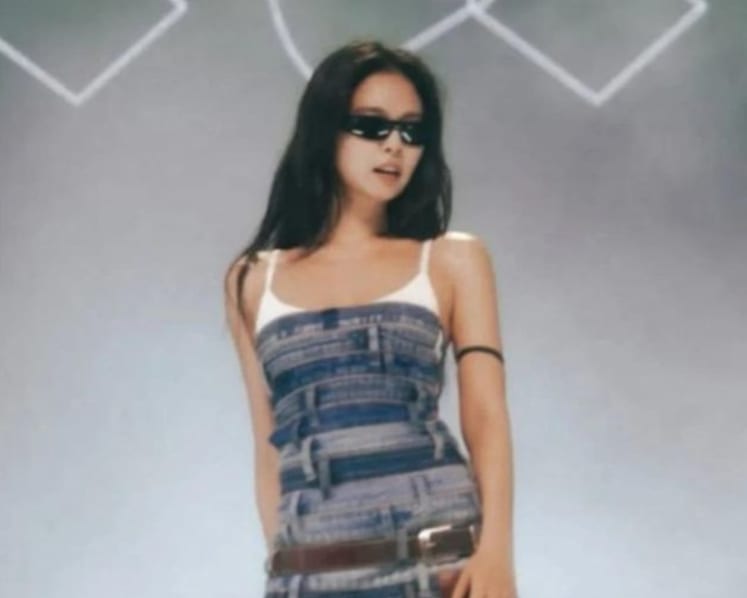 'Insiden' dada terbuka di konser Jennie BLACKPINK viral, video asli atau buatan AI?