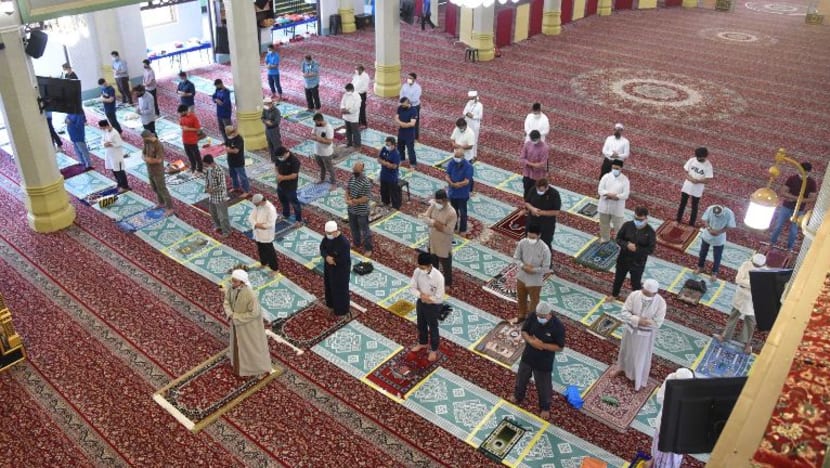 Muis keluarkan irsyad; keringanan untuk 2 golongan tidak tunaikan solat Jumaat dikekalkan Muis keluarkan irsyad; keringanan untuk 2 golongan tidak tunaikan solat Jumaat dikekalkan