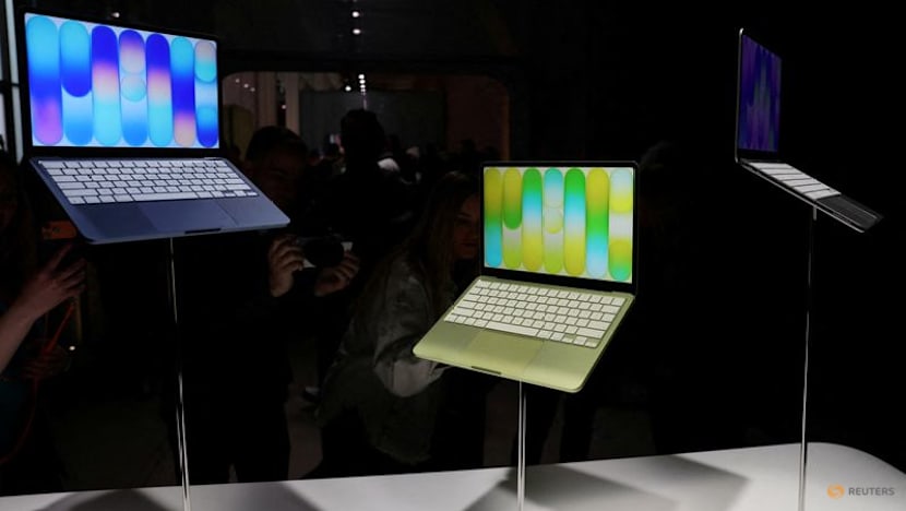 Apple shares rise on strong quarterly sales in run-up to CEO change