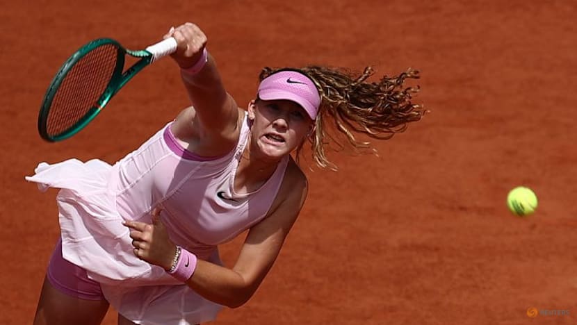 Teenager Andreeva downs Bouzkova for French Open fourth round spot