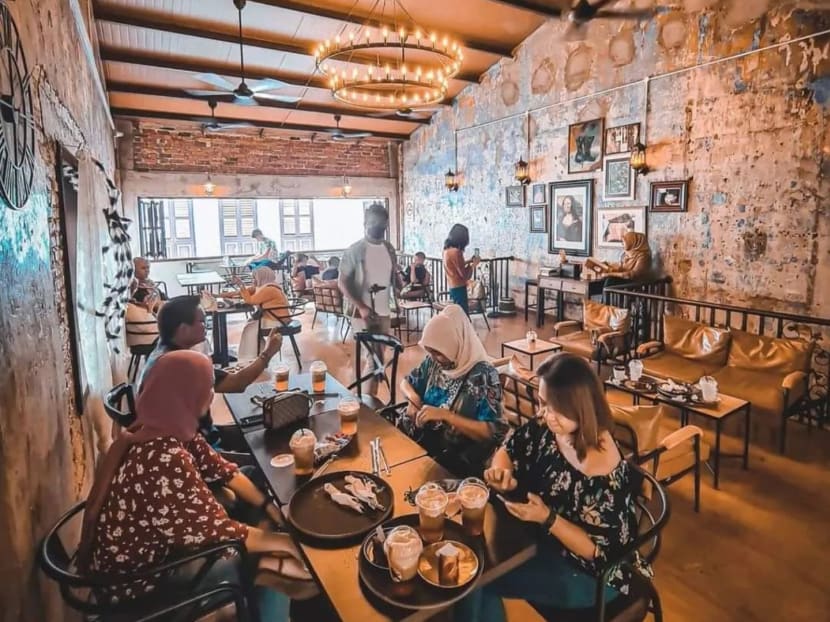 Eat your way through Ipoh: Harry Potter cafe, vending machine salted chicken, delicious dim sum and more