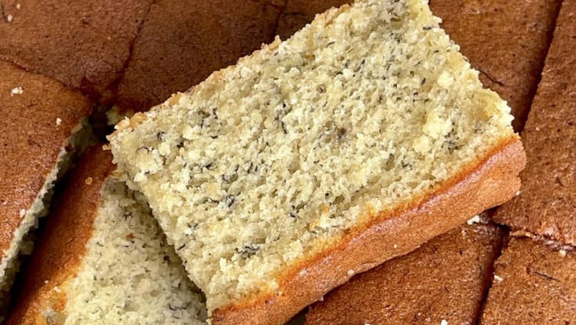 JB's famous Hiap Joo banana cake now sold in Singapore via vending machine at Bukit Panjang